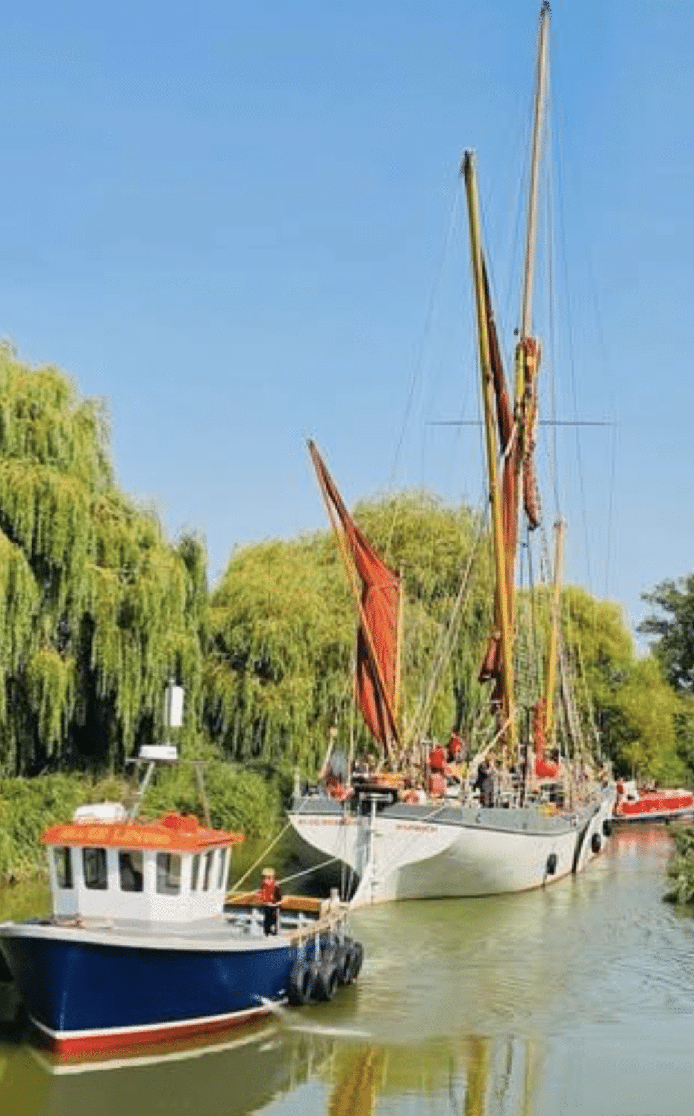 Photo of Blue Mermaid arriving at Sandwich
